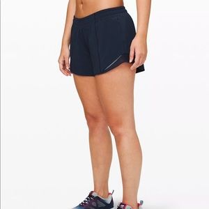 Hotty Hot Mid Rise 4” inseam Navy Blue Lululemon size 6 shorts